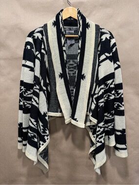 Moon Collection Black & Cream Aztec Open-Front Knit Cardigan